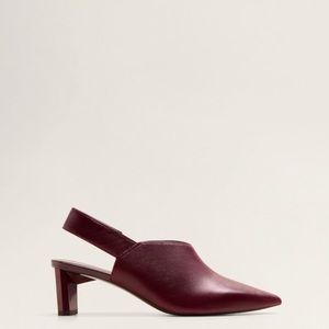 Pointed-toe sling-back heels